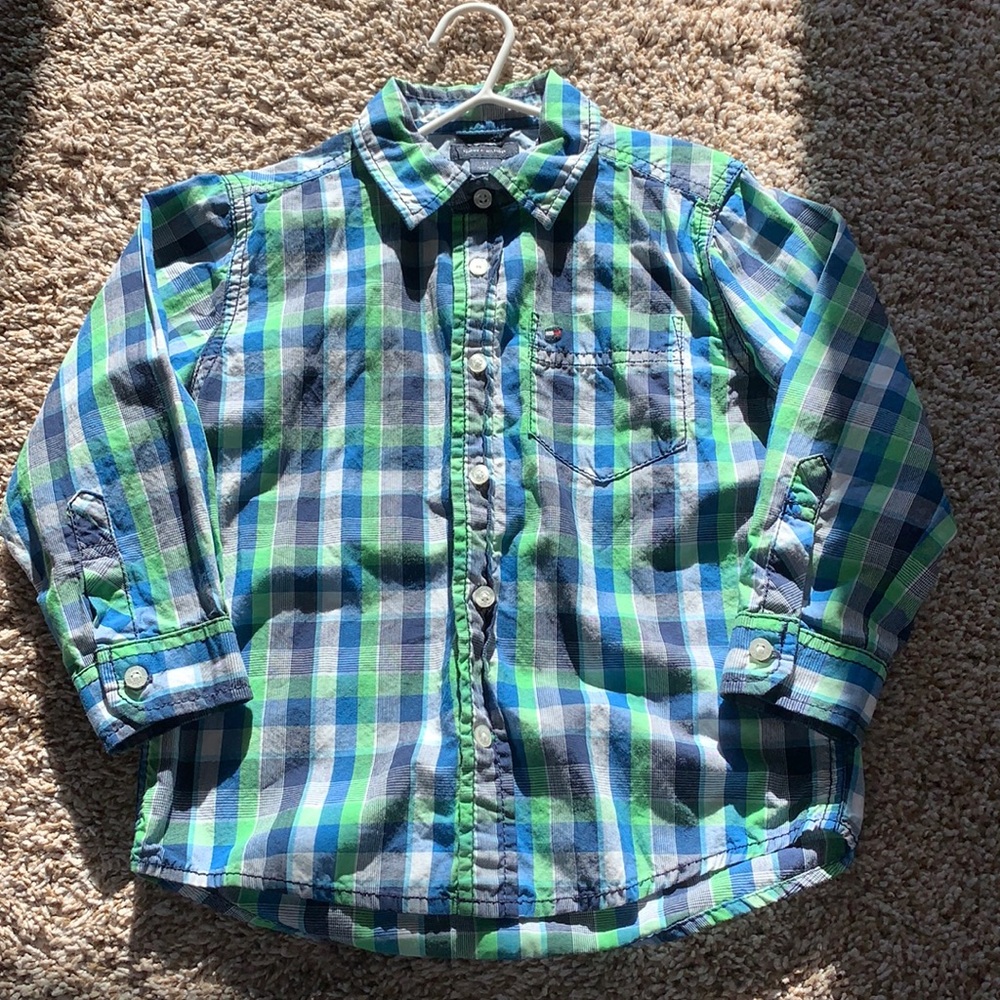 Tommy Hilfiger navy/blue/green plaid long sleeve button down collared shirt EUC